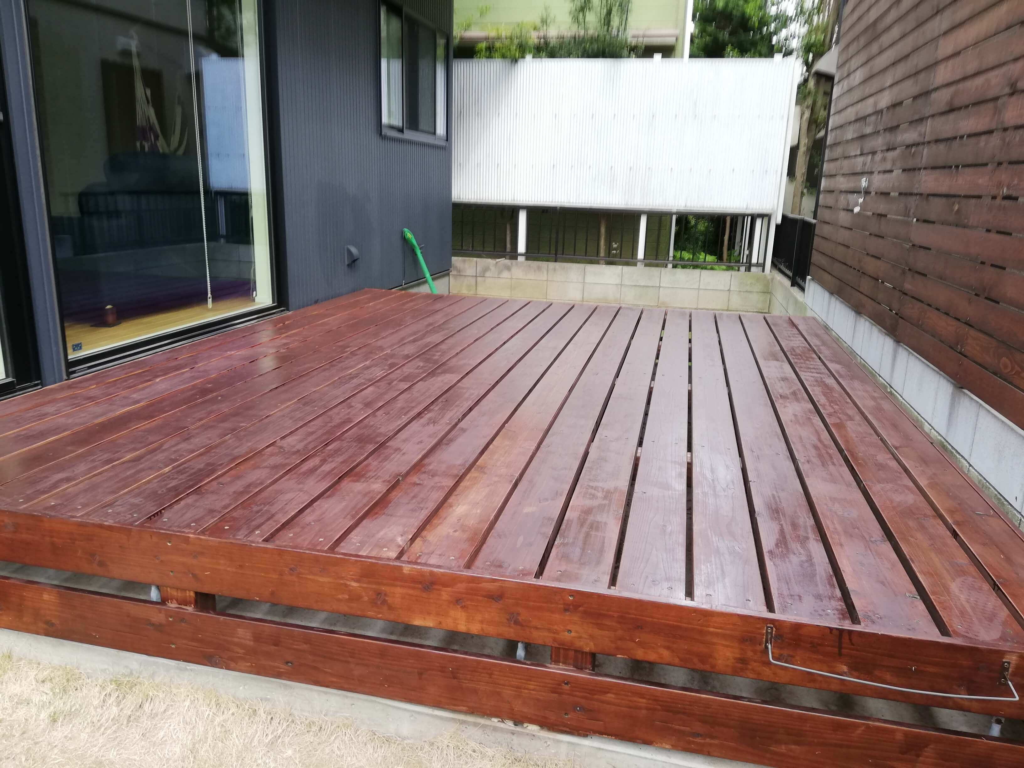 ウッドデッキの再塗装 メンテナンスの方法 長く使いたいからdiy ちばいえ